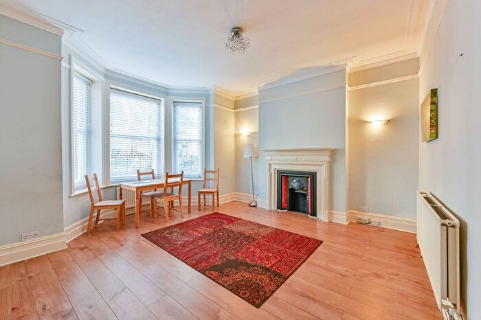 2 Bedroom Flat For Sale In Wymering Road, Maida Vale, London, W9