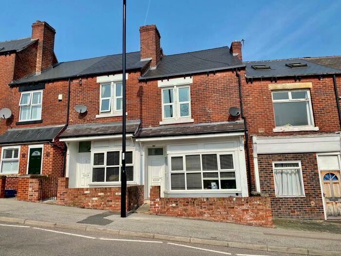 3 Bedroom House To Rent In Greystones Road, Banner Cross, S11