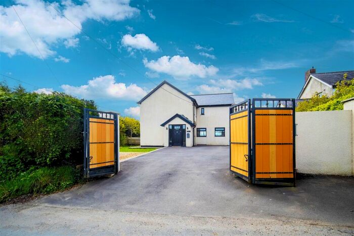 3 Bedroom Detached House For Sale In Moelgilau, Bridgend, CF32