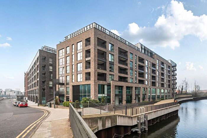 1 Bedroom Apartment For Sale In Artisan Apartments, Montford Place, London, E15