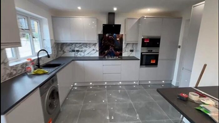 5 Bedroom Semi-Detached House To Rent In Goodmayes Lane, Ilford, IG3