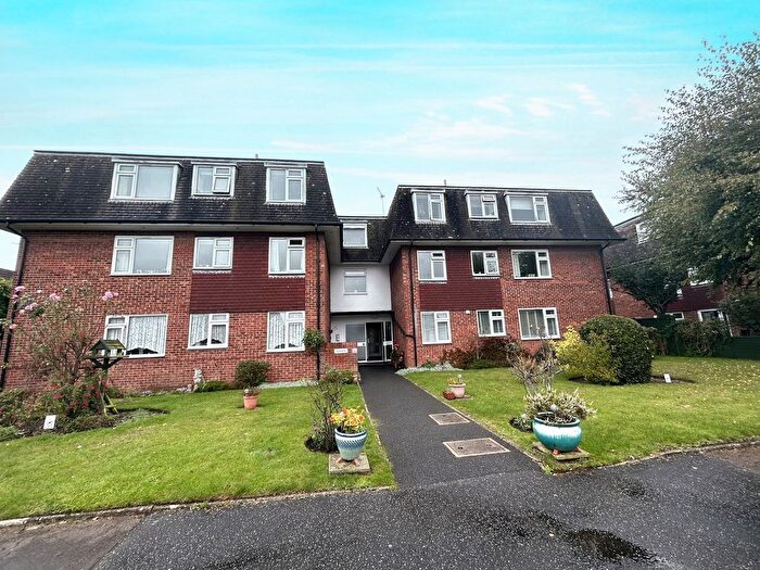 2 Bedroom Flat To Rent In Moorhills, Wimborne, BH21
