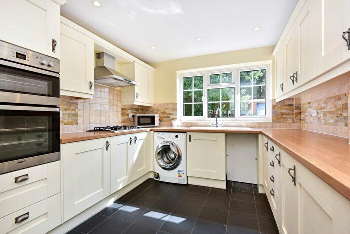 4 Bedroom Detached House To Rent In Southway, Guildford, GU2