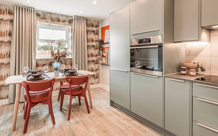 3 Bedroom Semi-Detached House For Sale In Linnet Road, Spixworth, NR6