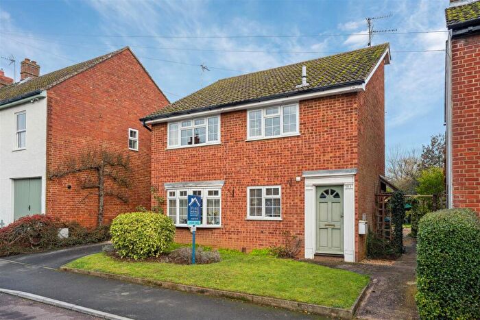 2 Bedroom Maisonette For Sale In Rothschild Road, Wing, Buckinghamshire, LU7