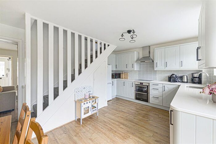 3 Bedroom Terraced House For Sale In Woodland Close, West Malling, ME19