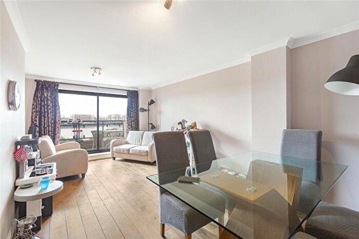 2 Bedroom Apartment To Rent In The Highway, London, E1W