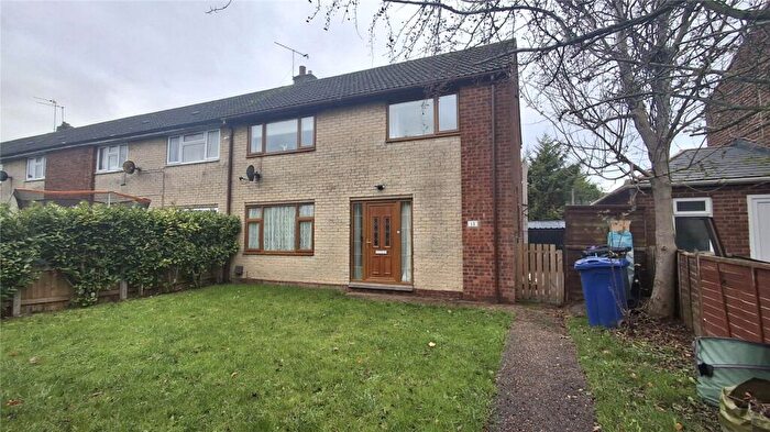 3 Bedroom End Of Terrace House For Sale In Holme Walk, Gainsborough, North Lincolnshire, DN21