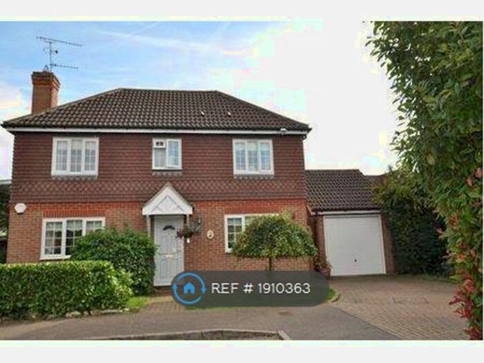 3 Bedroom Detached House To Rent In Rushton Grove, Harlow, CM17