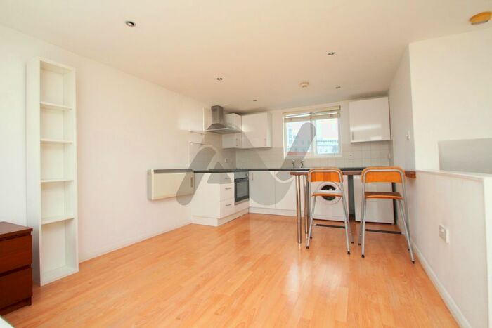 Studio To Rent In Mackenzie Road, Caledonian Road, N7