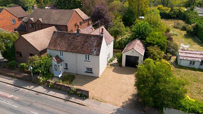 3 Bedroom Detached House For Sale In Appleford Road, Sutton Courtenay, OX14