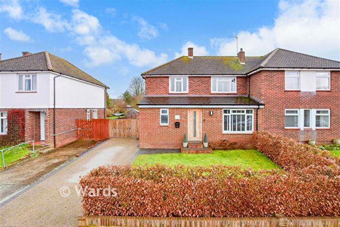 3 Bedroom Semi Detached House For Sale In Anglesey Avenue, Loose, Maidstone, Kent, ME15