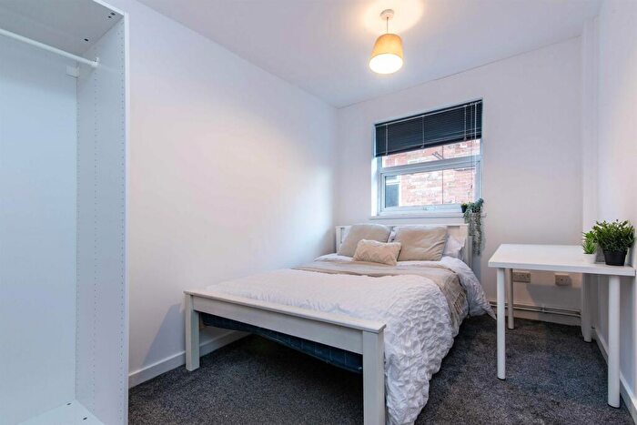 1 Bedroom Apartment To Rent In A Mansfield Road, NG1