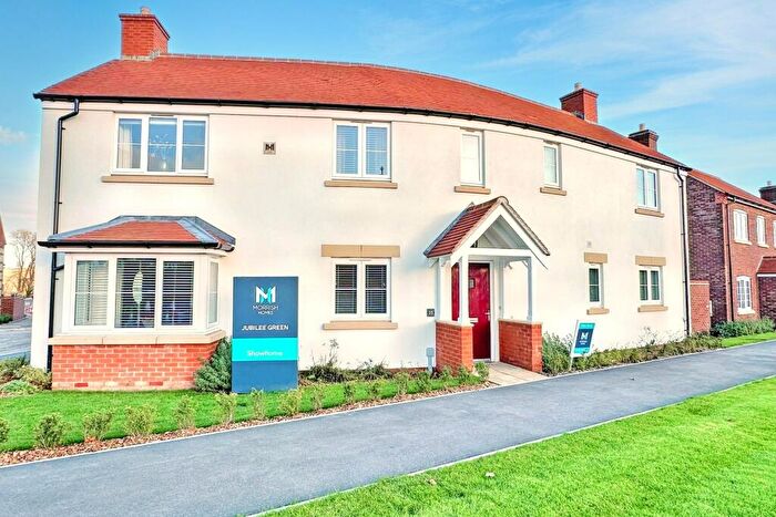 3 Bedroom Detached House For Sale In Charlton Marshall, DT11