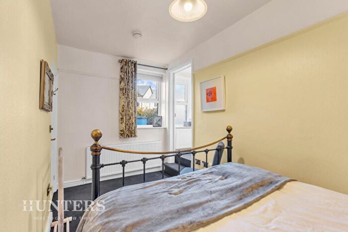 1 Bedroom Flat For Sale In Huddersfield Road, Delph, Saddleworth, OL3