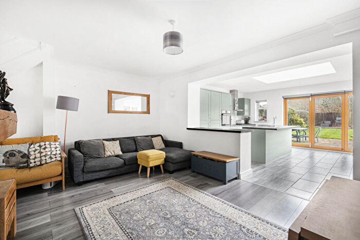 3 Bedroom End Of Terrace House For Sale In Cherwell Avenue, Kidlington, OX5