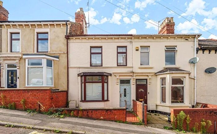 3 Bedroom Semi Detached House For Sale In Western Street, Swindon, Wiltshire, SN1