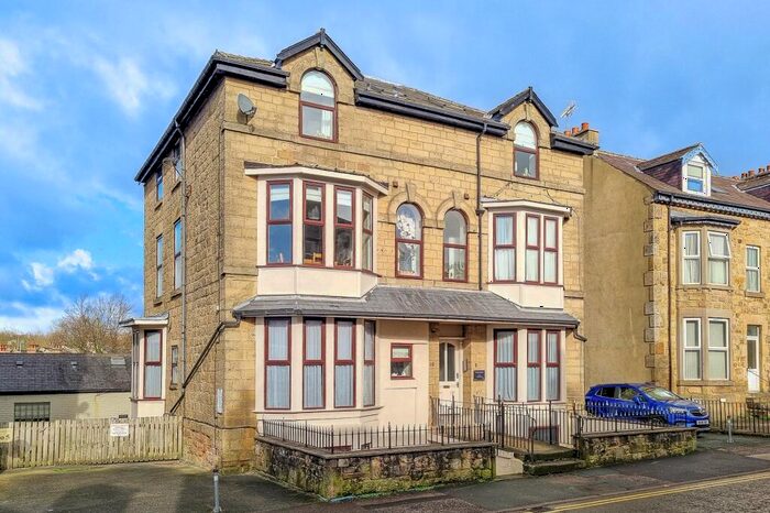 2 Bedroom Flat To Rent In Cheltenham Mount, Harrogate, HG1