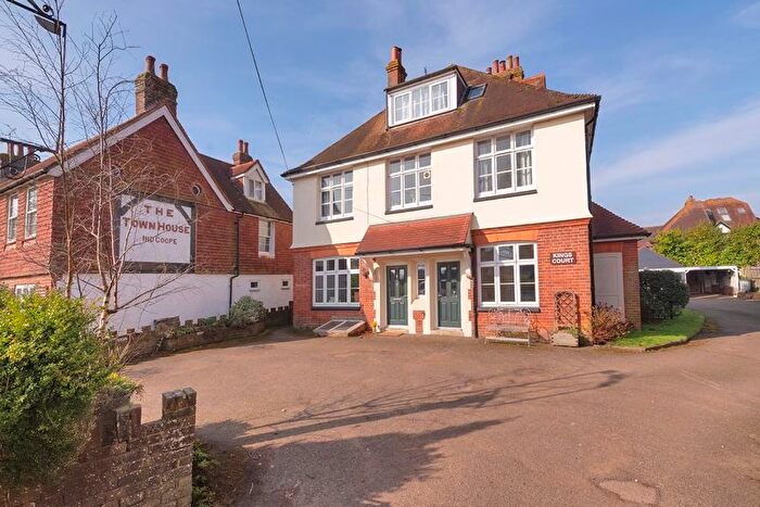 2 Bedroom Flat For Sale In Kings Court, Horsmonden, TN12