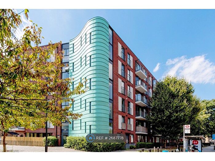 2 Bedroom Flat To Rent In The Drakes, London, SE8
