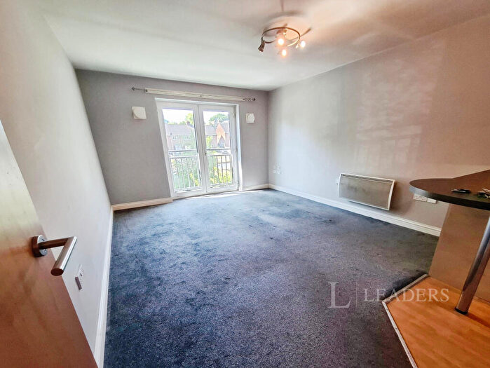 1 Bedroom Flat To Rent In Flat Quinton Court, Oldbury, B68