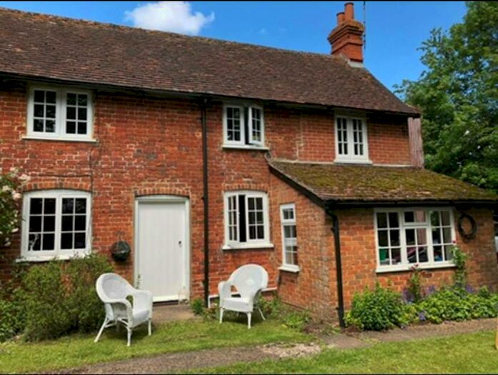 3 Bedroom Character Property To Rent In Long Lane, Odiham, Hook, RG29
