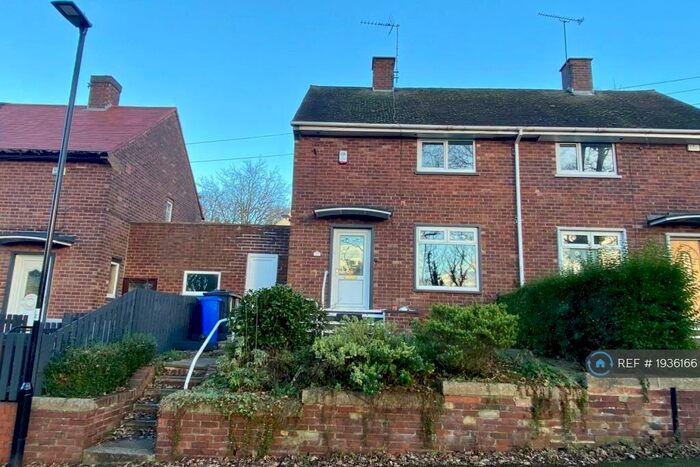 2 Bedroom Semi-Detached House To Rent In Horninglow Close, Sheffield, S5