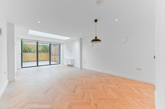 4 Bedroom Terraced House To Rent In Ravensdale Gardens, Crystal Palace, London, SE19