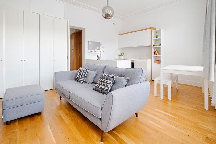 1 Bedroom Flat For Sale In Hampstead High Street, London, NW3