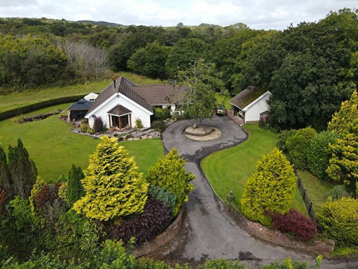 4 Bedroom Bungalow For Sale In Cross Hands, Llanelli, SA14