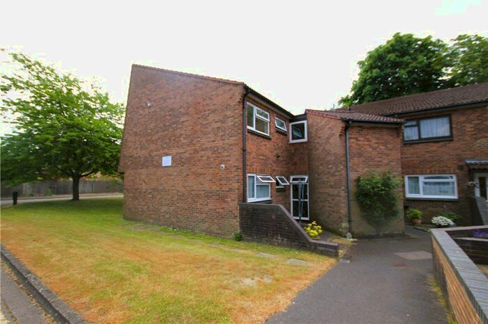 1 Bedroom Flat To Rent In Sandhills Lane, Virginia Water, GU25