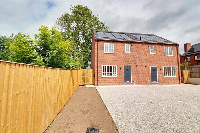 3 Bedroom Semi-Detached House For Sale In Low Cross Street, Crowle, DN17