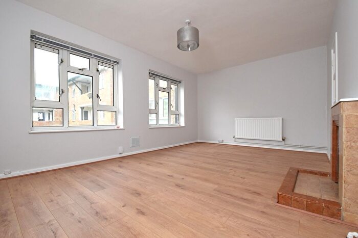 1 Bedroom Flat For Sale In Hope Park, Bromley, BR1