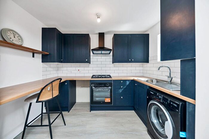 2 Bedroom Flat For Sale In High Street, Barkway, SG8