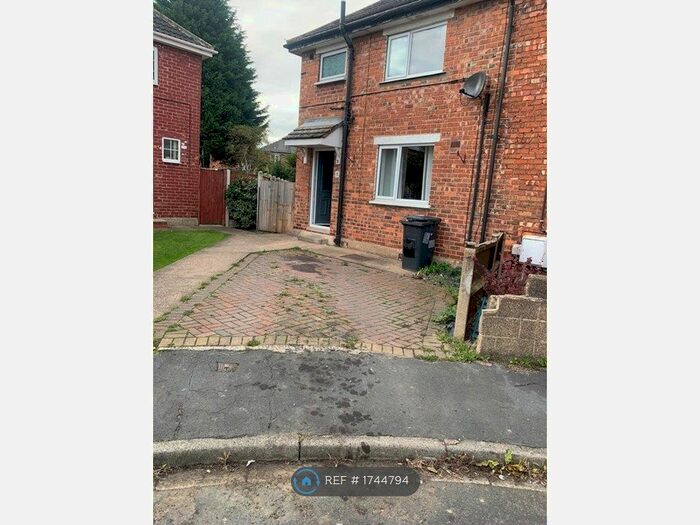 3 Bedroom Semi-Detached House To Rent In Geneva Square, Moorends, Doncaster, DN8