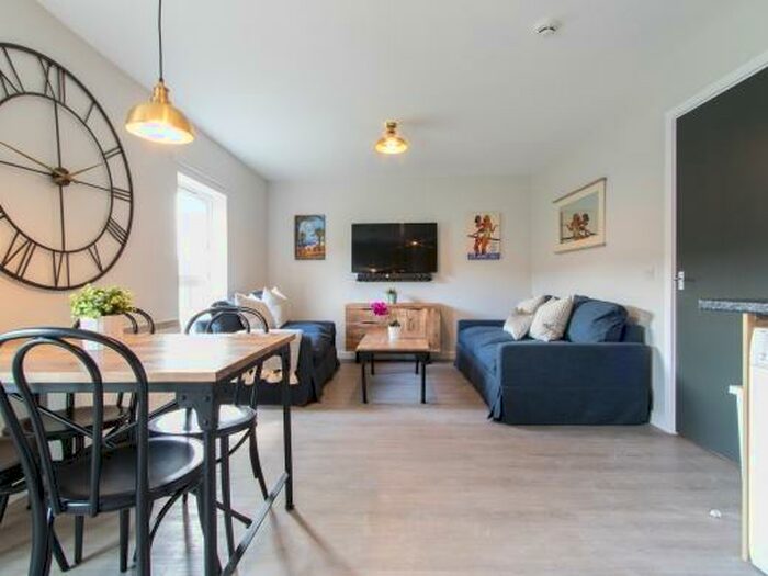 4 Bedroom Flat To Rent In Morrison Circus, Edinburgh, EH3