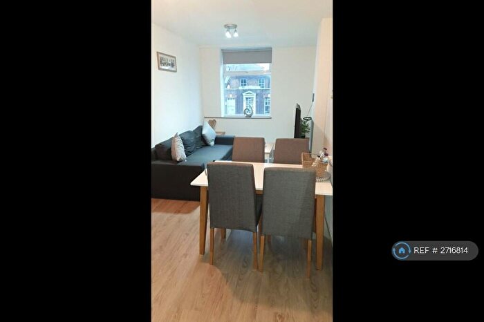 2 Bedroom Flat To Rent In South Street, Romford, RM1