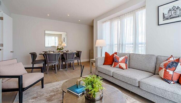 2 Bedroom Apartment To Rent In Westferry Circus, Canary Wharf, E14