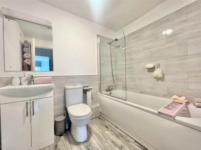 1 Bedroom Flat To Rent In The Peninsula Building, Kersal Way, Salford, M7