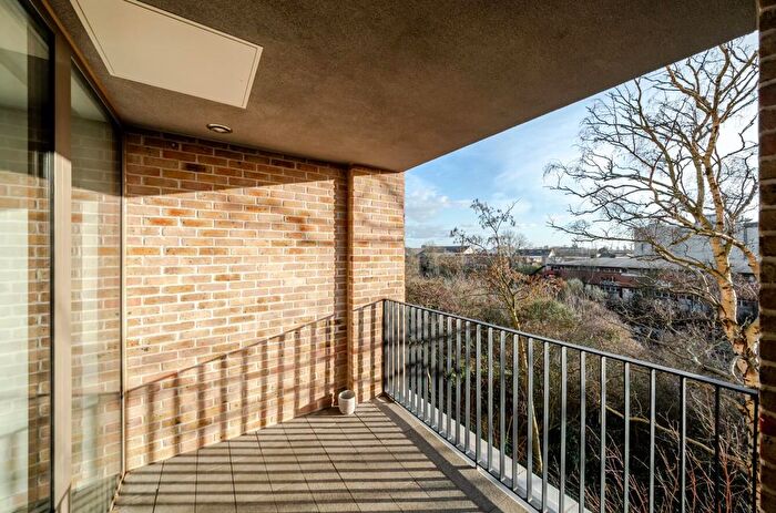 3 Bedroom Flat To Rent In Dudden Hill Lane, London, NW10