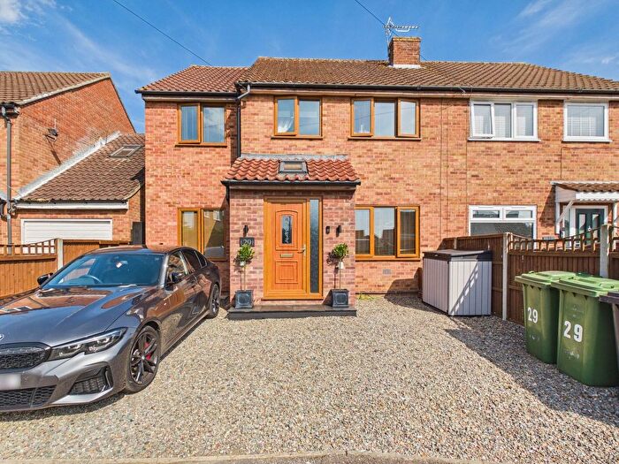 3 Bedroom Semi-Detached House For Sale In Stone Close, Watlington, PE33