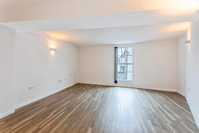 2 Bedroom Apartment To Rent In Victoria Place, Axminster, EX13