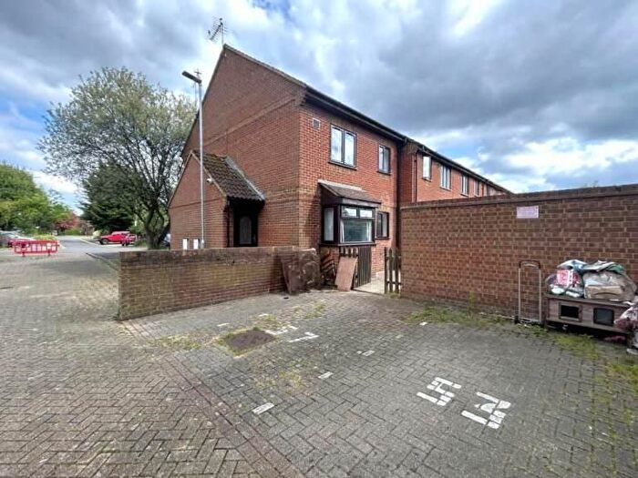 1 Bedroom Detached House To Rent In Heathrow, London, UB3