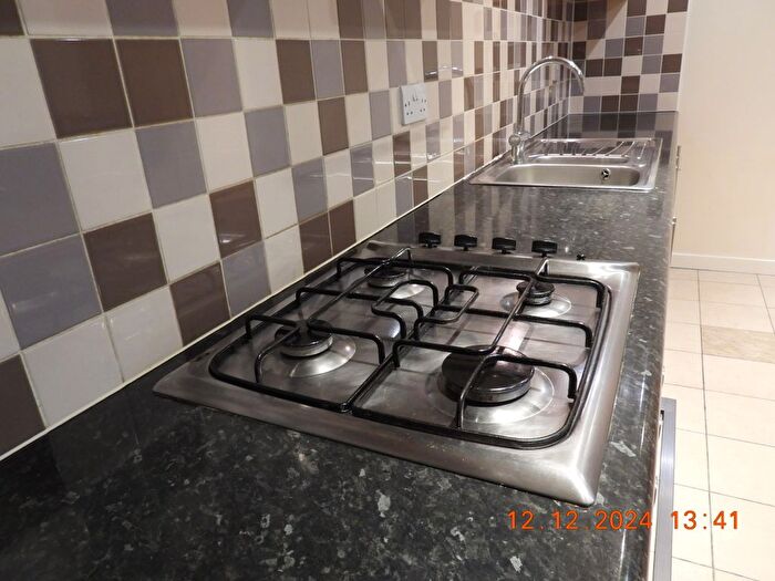 1 Bedroom Flat To Rent In Kent Road, Glasgow, G3