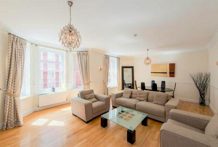 3 Bedroom Flat To Rent In Eastcastle Street, Fitzrovia, London, W1T