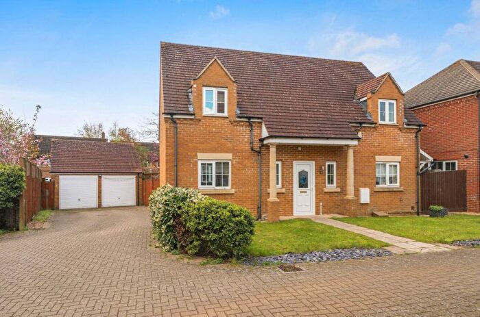 4 Bedroom Detached House For Sale In Butterfield Court, Bedford, MK44