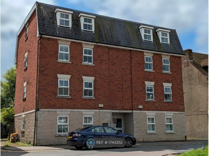 2 Bedroom Flat To Rent In Dellsome Lane, Welham Green, AL9