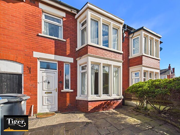 3 Bedroom Terraced House For Sale In Birchway Avenue, Blackpool, FY3