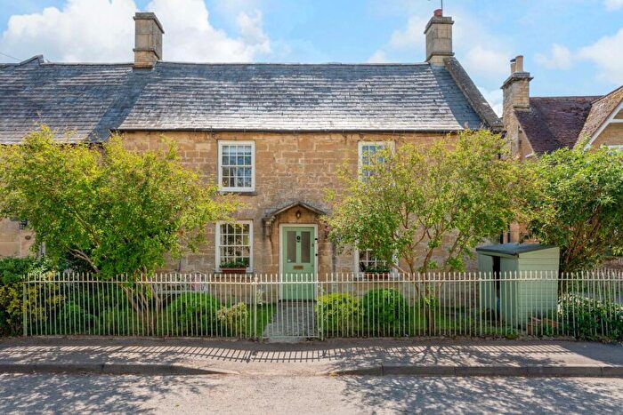 3 Bedroom Semi-Detached House For Sale In High Street, Milton-Under-Wychwood, OX7