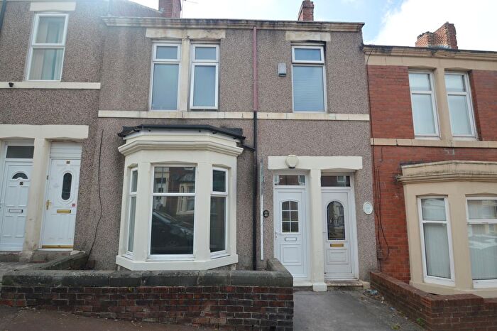 2 Bedroom Flat To Rent In Faraday Grove, Gateshead, NE8